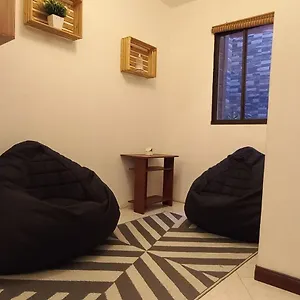 Apto Idoneo Para Descansar Muy Central En El Poblado Medellin
