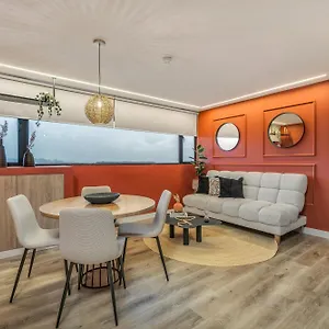 Go Living & By Housy Host Medellín